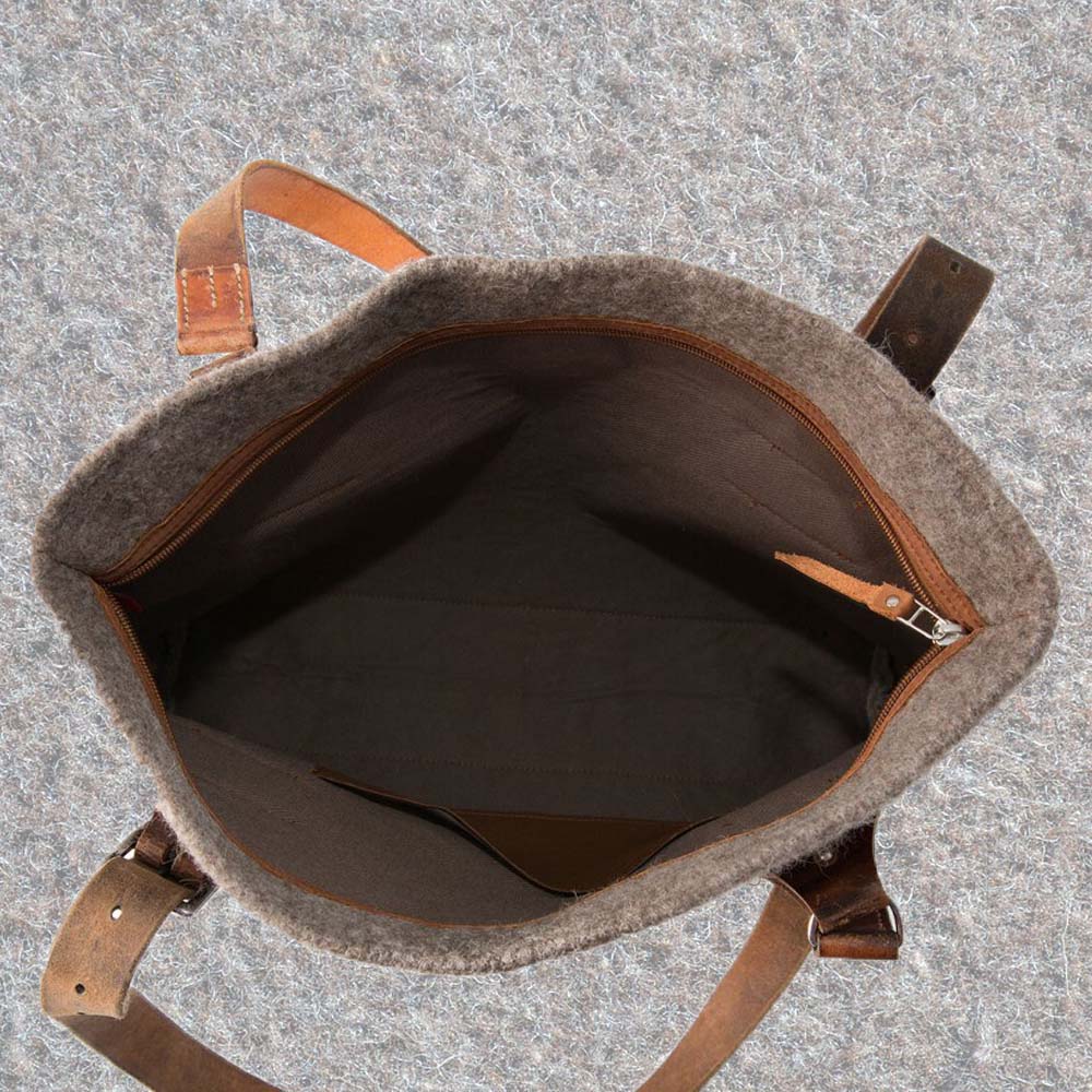 Schweizer Armeedecken, Geschenk, Geschenkidee, Manufaktur, Handgemacht, Swissmade, CH-Armee-Decken, Aktenmappe, Handtasche, Rucksack, Shopper, Tasche, Allroundtasche, Schultertasche, Umhängetasche, Laptoptasche, Schultertasche Vintage Look, Handytasche, Aktentasche, Bowling Bag, Unisex Allroundtasche, Reisetasche, Bowling-Umhängetasche, Schweizer Postsack, Beuteltasche, Shopper Post