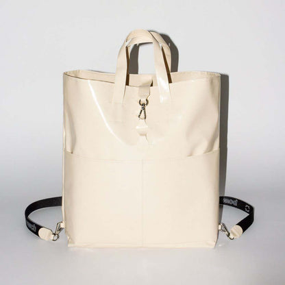 24/8 Tasche, 24/8 Tasche Rubinrot, 24/8 Tasche Safran, 24/8 Tasche Anthrazit, Extratasche, Innentasche, Stuff Bag M, Stuff Bag Large, POWCH Laptoptasche, Elektroniktasche Caramel, Elektroniktasche, Powch, Record Bag, Schaltplattentasche, Recycling Shopper, Recycling-Umhängetasche, Hüfttasche, otrend.ch, opower.ch, omarket.ch, otrend, opower, omarket, trend, power, market, Trends, Trend-Scout, Trend-Shop, Online-Shop, Bernevo, Bernevo AG, Geschenk, Geschenkidee, Manufaktur, Handgemacht, Swissmade, CH-Armee