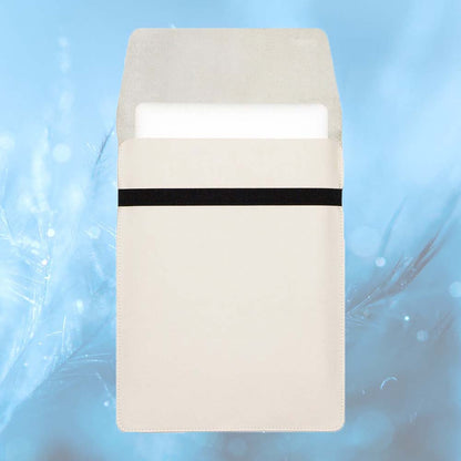 POWCH Laptoptasche, Elektroniktasche Caramel, Elektroniktasche, Powch, Record Bag, Schaltplattentasche, Recycling Shopper, Recycling-Umhängetasche, Hüfttasche, otrend.ch, opower.ch, omarket.ch, otrend, opower, omarket, trend, power, market, Trends, Trend-Scout, Trend-Shop, Online-Shop, Bernevo, Bernevo AG, Geschenk, Geschenkidee, Manufaktur, Handgemacht, Swissmade, CH-Armee-Decken, Aktenmappe, Handtasche, Rucksack, Shopper, Tasche, Allroundtasche, Schultertasche, Umhängetasche, Laptoptasche, Schultertasche