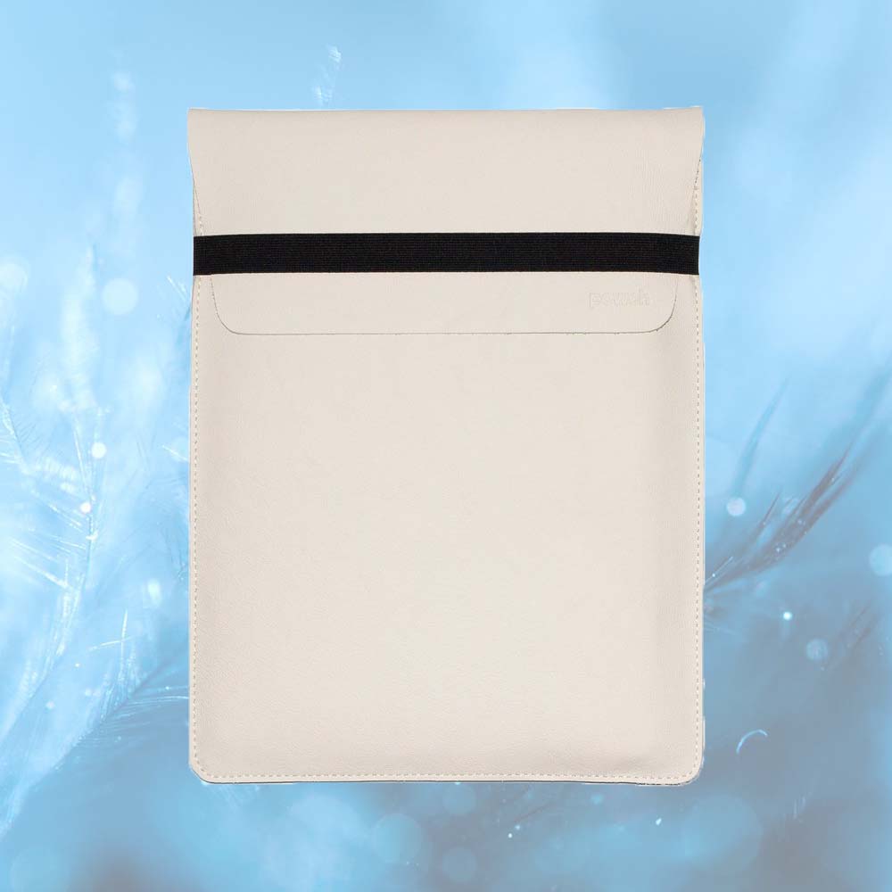 POWCH Laptoptasche, Elektroniktasche Caramel, Elektroniktasche, Powch, Record Bag, Schaltplattentasche, Recycling Shopper, Recycling-Umhängetasche, Hüfttasche, otrend.ch, opower.ch, omarket.ch, otrend, opower, omarket, trend, power, market, Trends, Trend-Scout, Trend-Shop, Online-Shop, Bernevo, Bernevo AG, Geschenk, Geschenkidee, Manufaktur, Handgemacht, Swissmade, CH-Armee-Decken, Aktenmappe, Handtasche, Rucksack, Shopper, Tasche, Allroundtasche, Schultertasche, Umhängetasche, Laptoptasche, Schultertasc