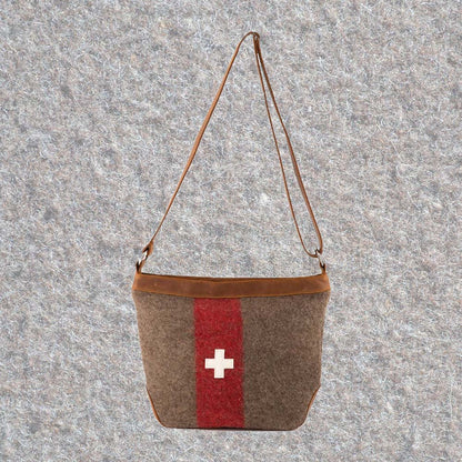 Bowling-Umhängetasche aus Schweizer Armeedecken, Geschenk, Geschenkidee, Manufaktur, Handgemacht, Swissmade, CH-Armee-Decken, Aktenmappe, Handtasche, Rucksack, Shopper, Tasche, Allroundtasche, Schultertasche, Umhängetasche, Laptoptasche, Schultertasche Vintage Look, Handytasche, Aktentasche, Bowling Bag, Unisex Allroundtasche, Reisetasche, Bowling-Umhängetasche, Schweizer Postsack, Beuteltasche, Shopper Post