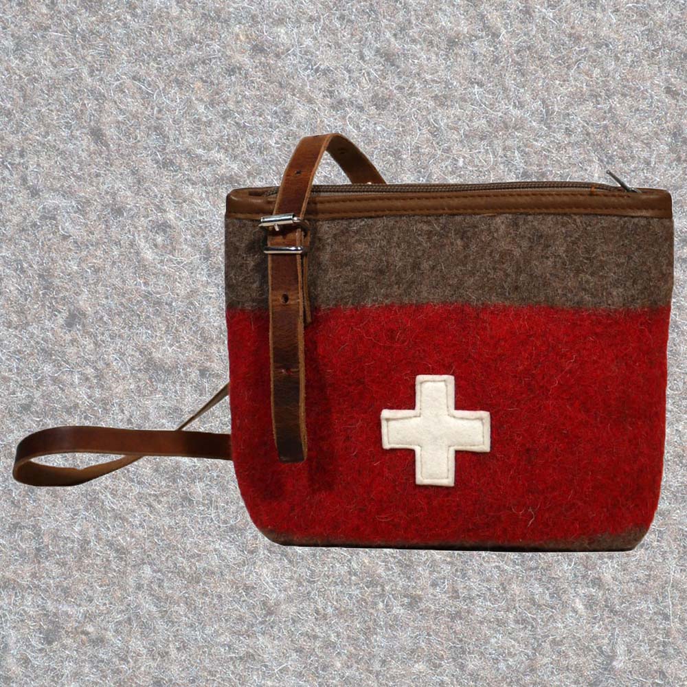 Schultertasche aus Schweizer Armeedecken, Geschenk, Geschenkidee, Manufaktur, Handgemacht, Swissmade, CH-Armee-Decken, Aktenmappe, Handtasche, Rucksack, Shopper, Tasche, Allroundtasche, Schultertasche, Umhängetasche, Laptoptasche, Schultertasche Vintage Look, Handytasche, Aktentasche, Bowling Bag, Unisex Allroundtasche, Reisetasche, Bowling-Umhängetasche, Schweizer Postsack, Beuteltasche, Shopper Post