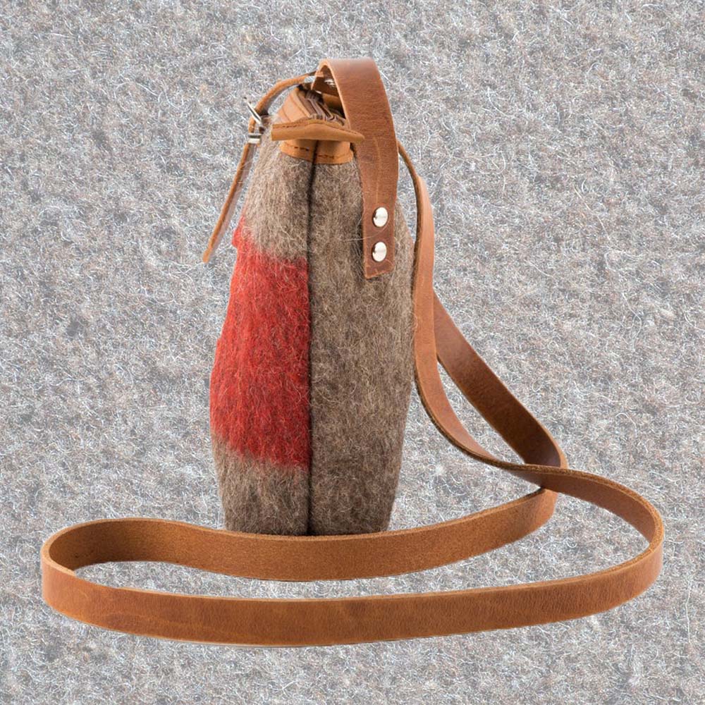 Schultertasche aus Schweizer Armeedecken, Geschenk, Geschenkidee, Manufaktur, Handgemacht, Swissmade, CH-Armee-Decken, Aktenmappe, Handtasche, Rucksack, Shopper, Tasche, Allroundtasche, Schultertasche, Umhängetasche, Laptoptasche, Schultertasche Vintage Look, Handytasche, Aktentasche, Bowling Bag, Unisex Allroundtasche, Reisetasche, Bowling-Umhängetasche, Schweizer Postsack, Beuteltasche, Shopper Post