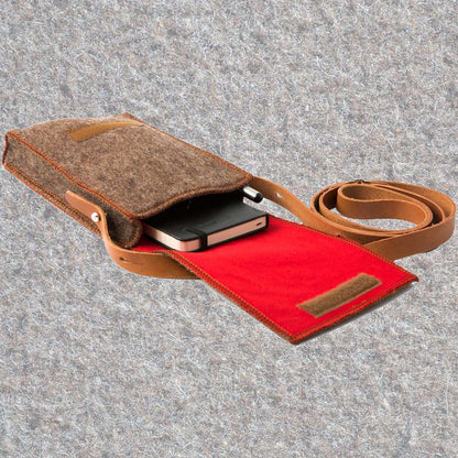 Umhängetasche aus Schweizer Armeedecken, Geschenk, Geschenkidee, Manufaktur, Handgemacht, Swissmade, CH-Armee-Decken, Aktenmappe, Handtasche, Rucksack, Shopper, Tasche, Allroundtasche, Schultertasche, Umhängetasche, Laptoptasche, Schultertasche Vintage Look, Handytasche, Aktentasche, Bowling Bag, Unisex Allroundtasche, Reisetasche, Bowling-Umhängetasche, Schweizer Postsack, Beuteltasche, Shopper Post