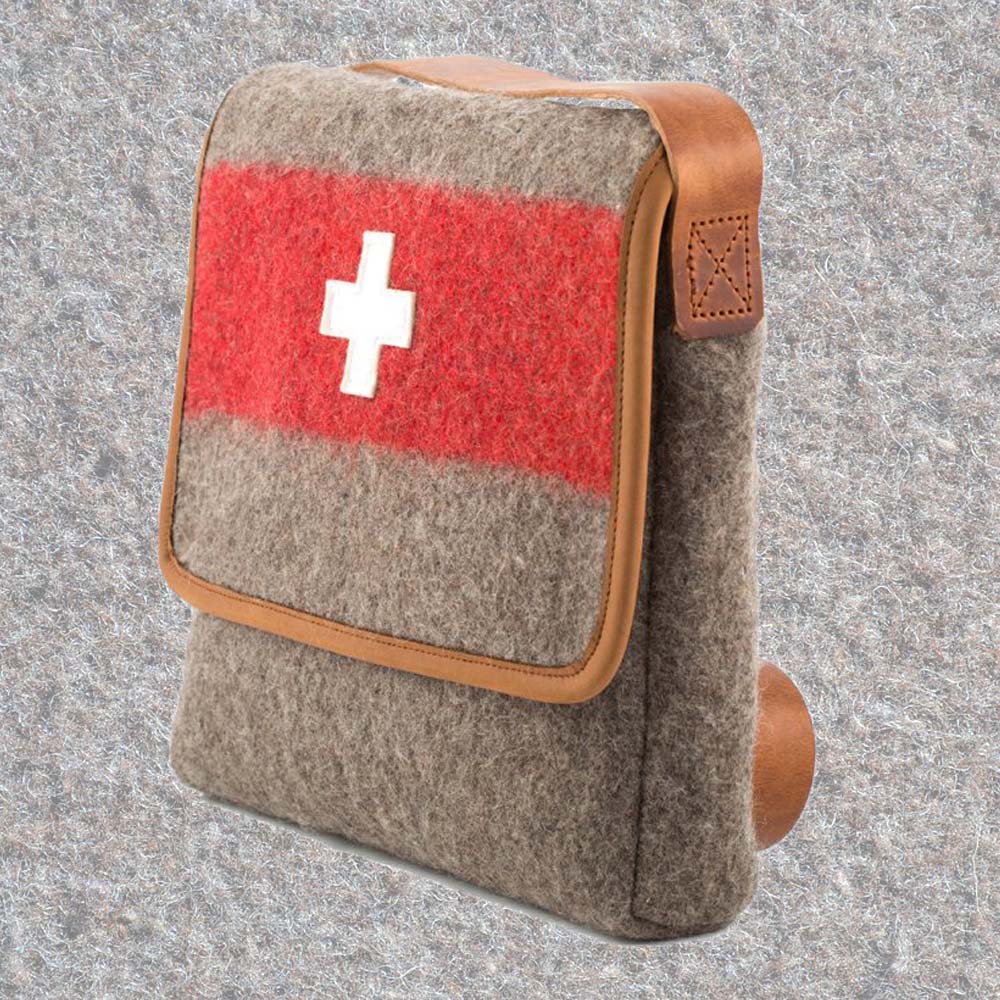 Unisex Allroundtasche aus Schweizer Armeedecken, Geschenk, Geschenkidee, Manufaktur, Handgemacht, Swissmade, CH-Armee-Decken, Aktenmappe, Handtasche, Rucksack, Shopper, Tasche, Allroundtasche, Schultertasche, Umhängetasche, Laptoptasche, Schultertasche Vintage Look, Handytasche, Aktentasche, Bowling Bag, Unisex Allroundtasche, Reisetasche, Bowling-Umhängetasche, Schweizer Postsack, Beuteltasche, Shopper Post