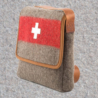 Unisex Allroundtasche aus Schweizer Armeedecken, Geschenk, Geschenkidee, Manufaktur, Handgemacht, Swissmade, CH-Armee-Decken, Aktenmappe, Handtasche, Rucksack, Shopper, Tasche, Allroundtasche, Schultertasche, Umhängetasche, Laptoptasche, Schultertasche Vintage Look, Handytasche, Aktentasche, Bowling Bag, Unisex Allroundtasche, Reisetasche, Bowling-Umhängetasche, Schweizer Postsack, Beuteltasche, Shopper Post